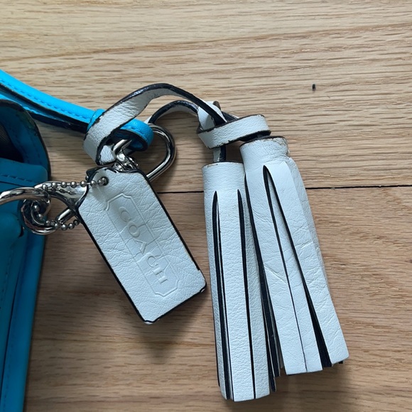 COACH Crossbody Bag - Picture 3 of 9